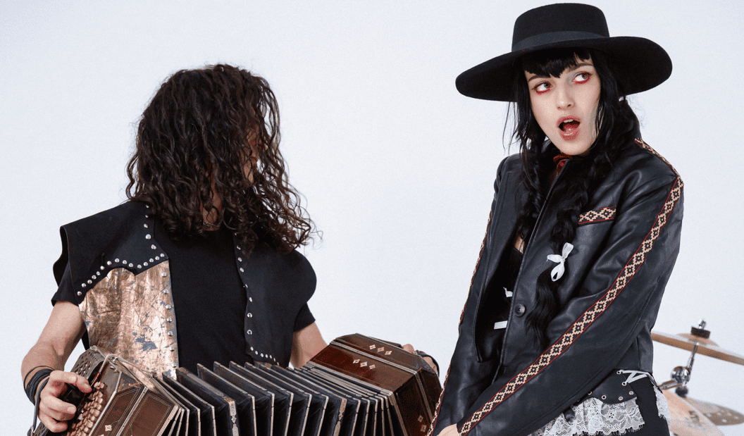 MUÑEKI77A estrena “Amuletos”, un nuevo tema de su próximo álbum ‘Folcore’